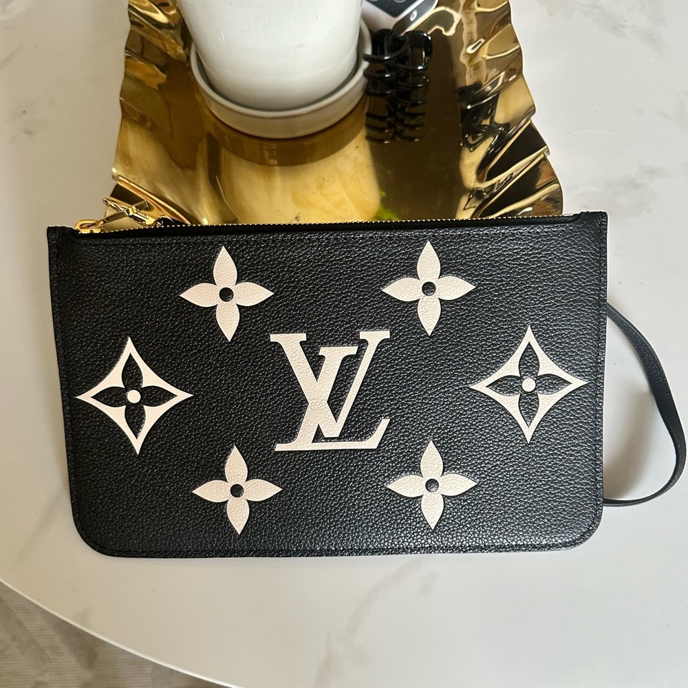 Neverfull Pochette shoulder bag/wristlet